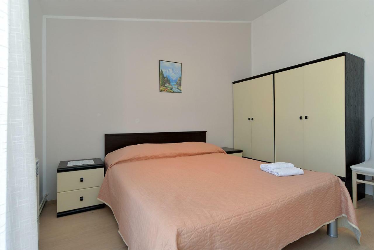 Apartment Gracijela 827 Medolino Esterno foto